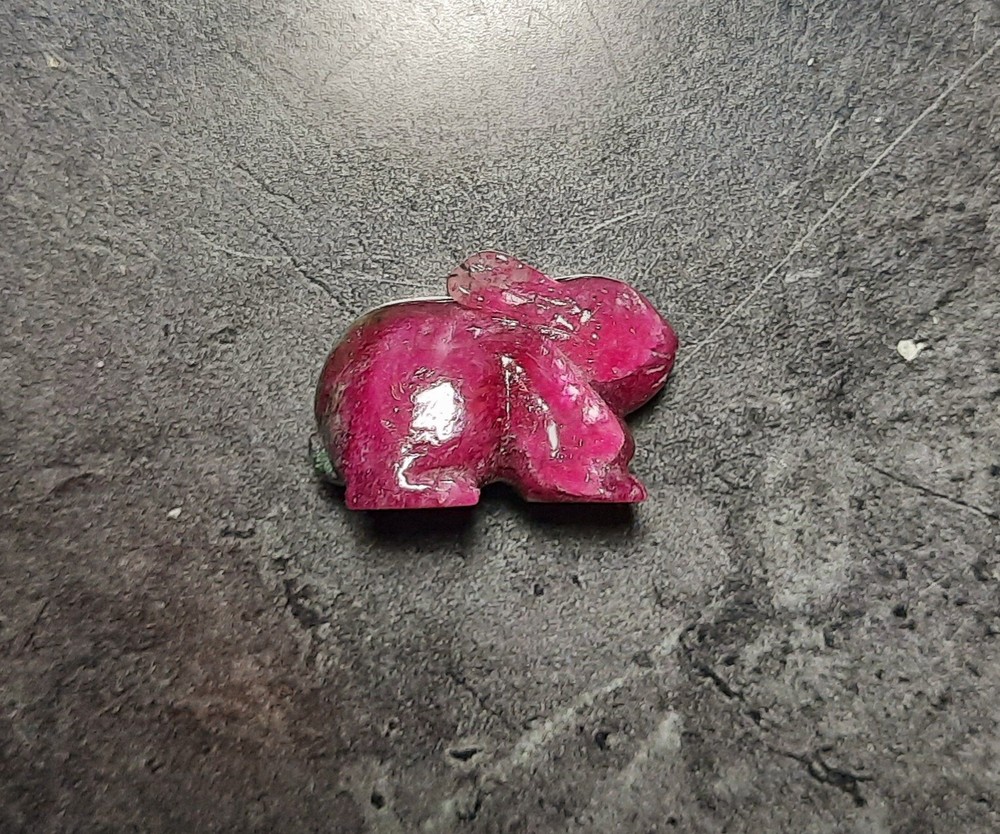 🐇🐇 58.40ct Natural Solid Ruby-Zoisite Rabbit Gem Carving/Figurine 🐇🐇