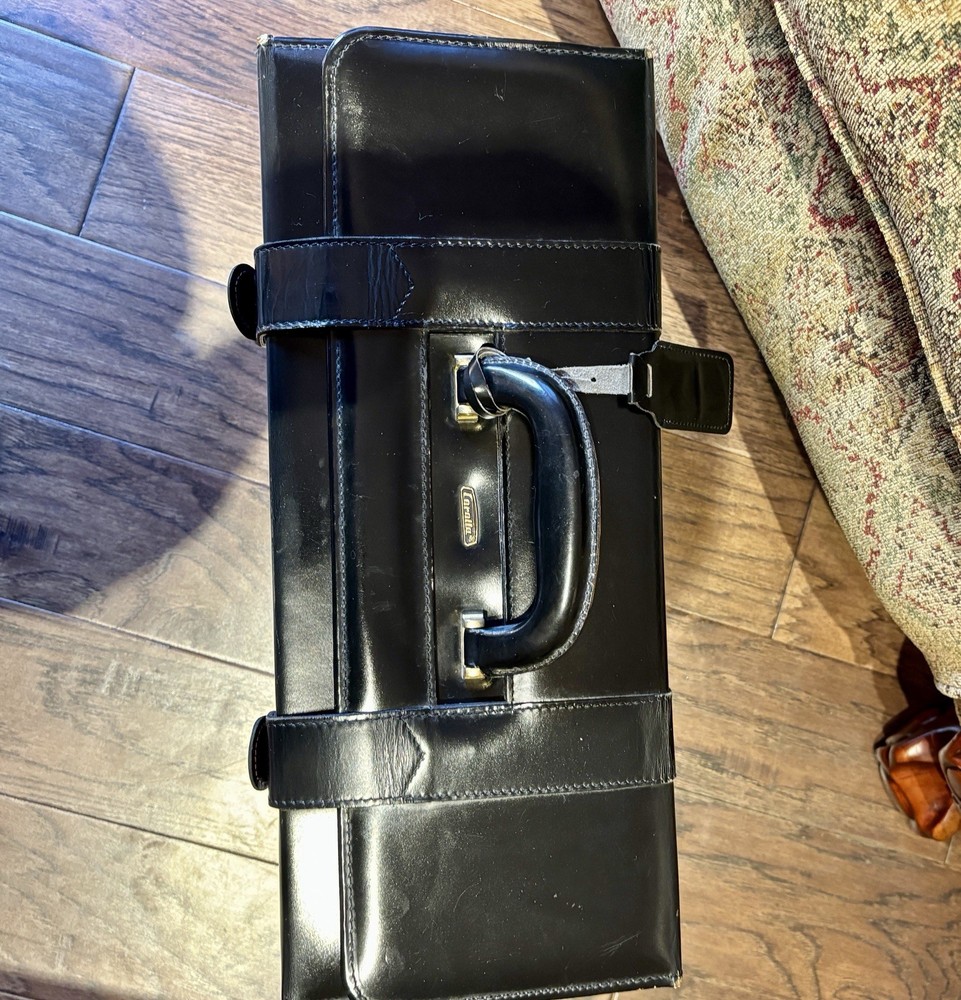 VINTAGE BLACK PILOTS BRIEF CASE