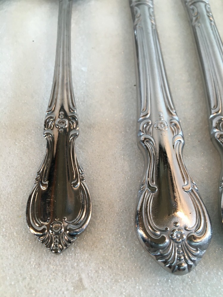 VICTORIA by Salem 11 Assorted Pieces Stainless Flatware