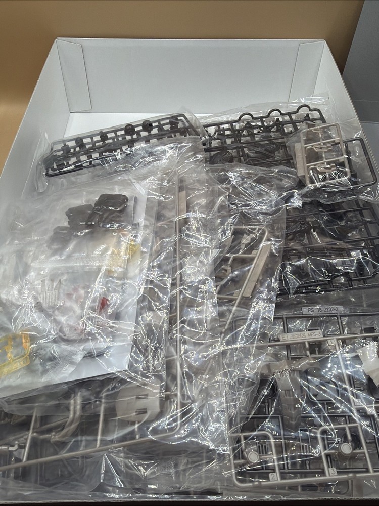 MFS-3 MechaGodzilla Kiryu Plastic Model Multi-Purpose Fighting System - Open Box