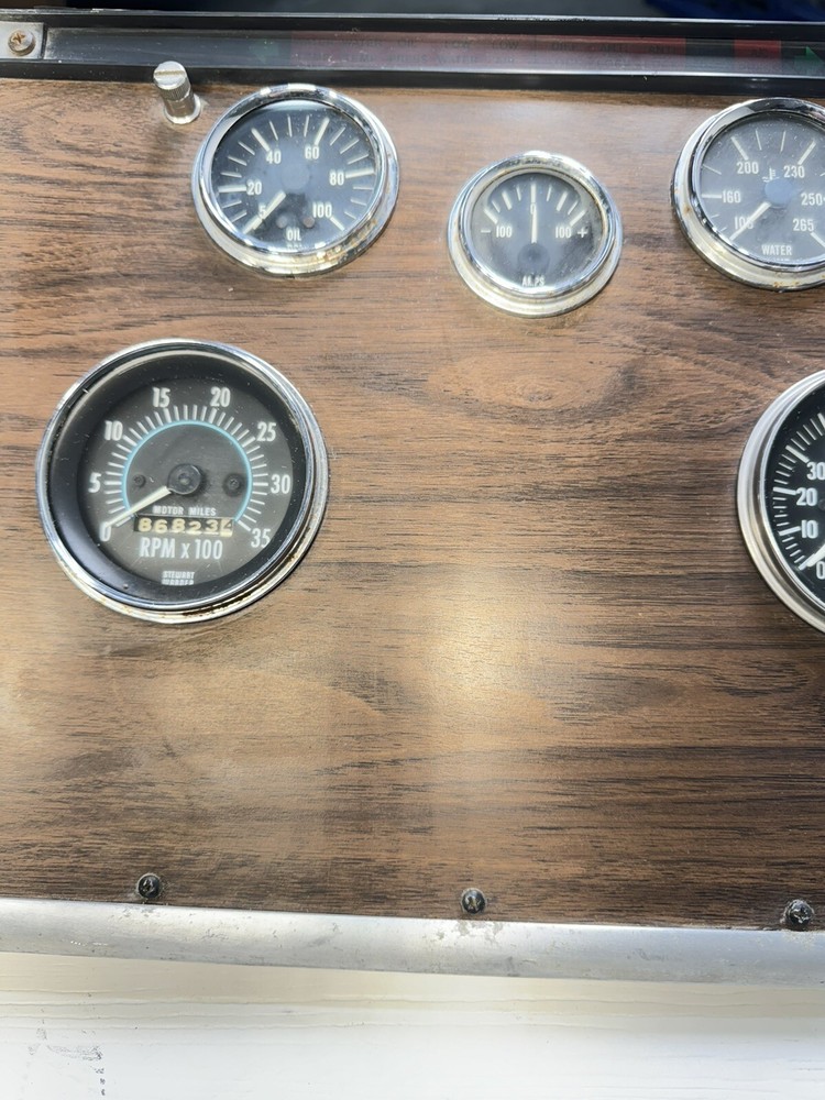 1981 Peterbilt 362 Cabover Instrumental Cluster Dash