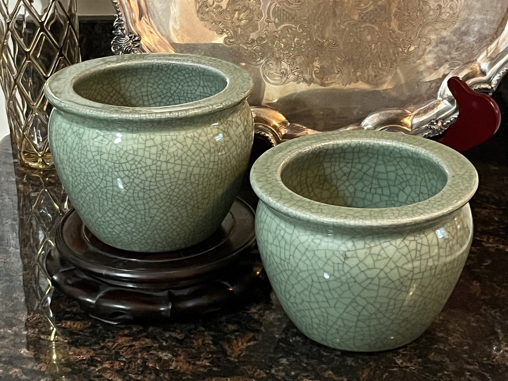Pr celadon green planter