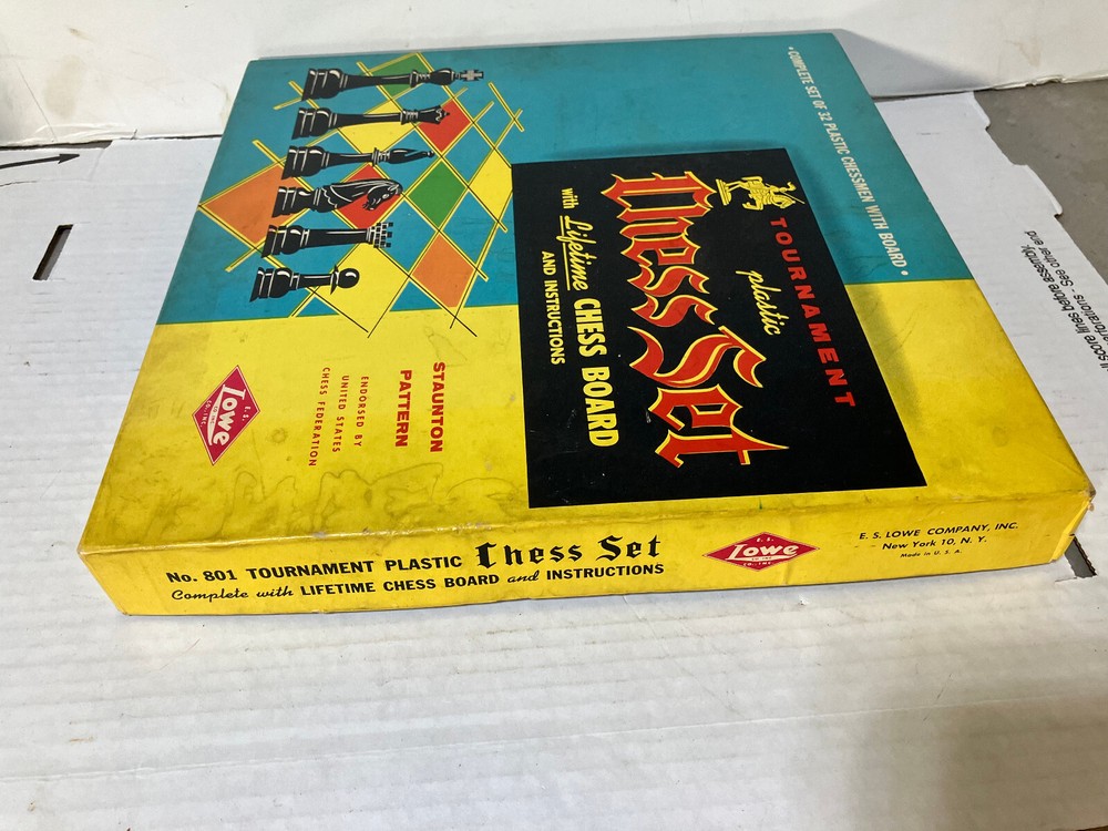 Chess set 1960's E.S. Lowe Co. Tournament Plastic Complete