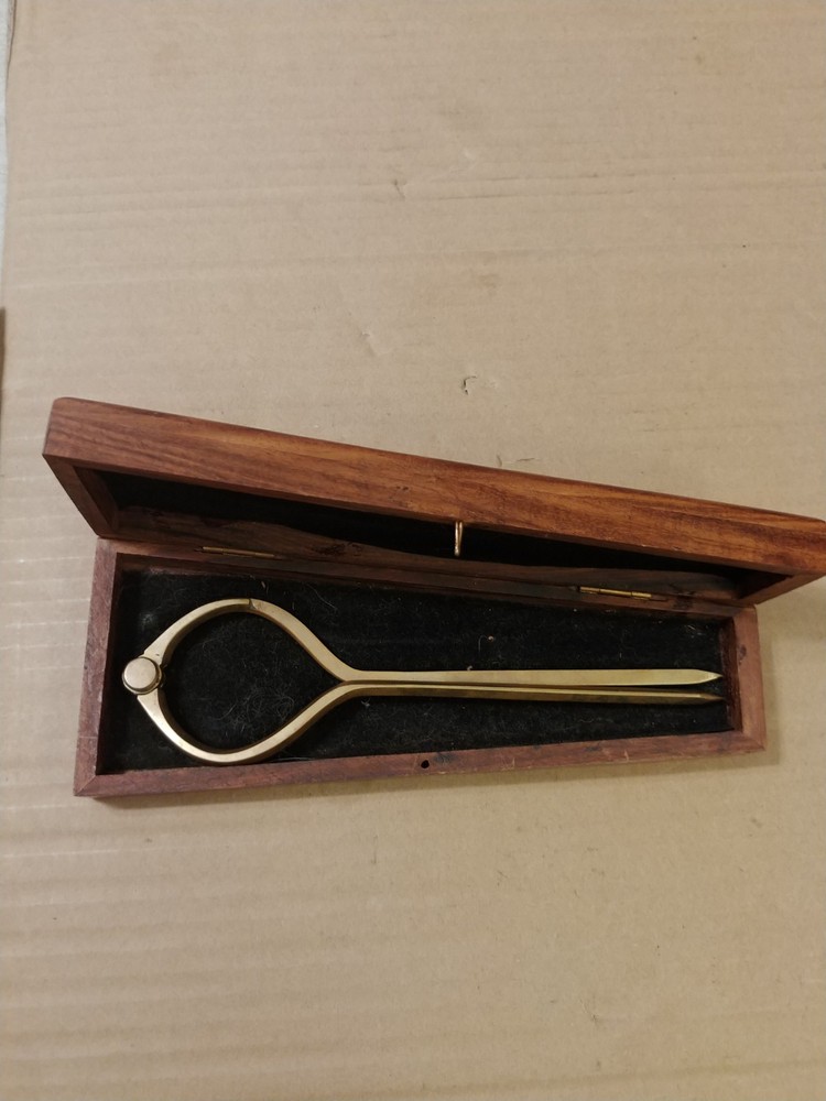 REPRODUCTION BRASS NAUTICAL MAPPING COMPASS WITH CASE