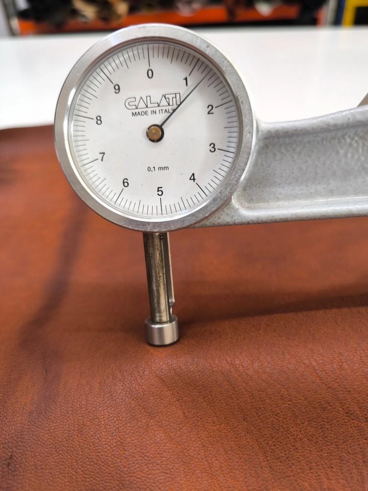 Waxy Goat Leather: Soft, Thick Pull-Up Leather for Crafts