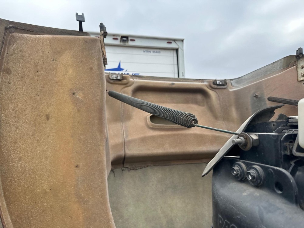 Peterbilt 386 Hood Spring - Used