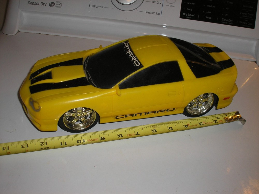 Plastic 13 1/2" 2002 Chevy Camaro SS Remote Controlled NO CONTROLLER UNTESTED