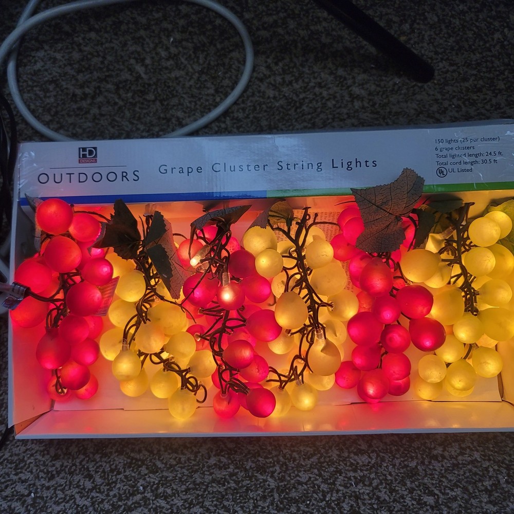 Vintage Grape Cluster String Light Set W 6 Grape Clusters 150 Lights Green & Red