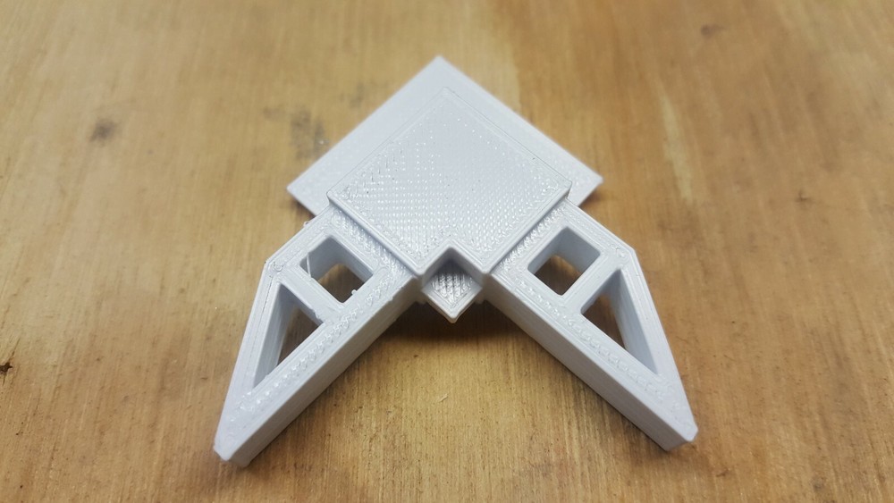 Screen Corner for Andersen Silver Line Screen Frames. *Recessed Flange*