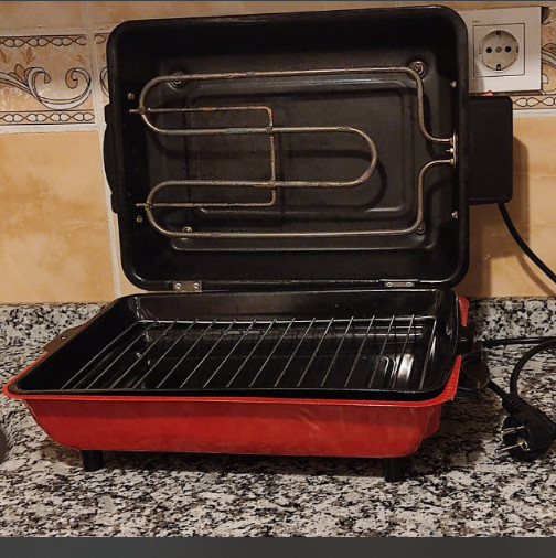 Electric kitchen barbecue