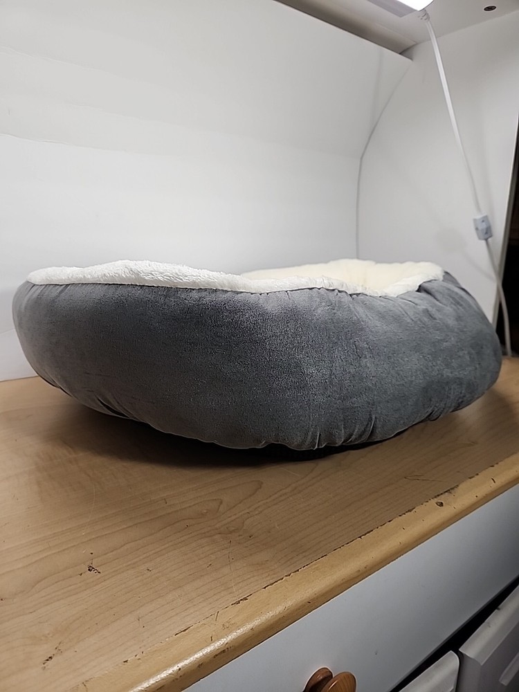 Love's Cabin Pet Bed 20" Plush Round Bed Non Slip Bottom