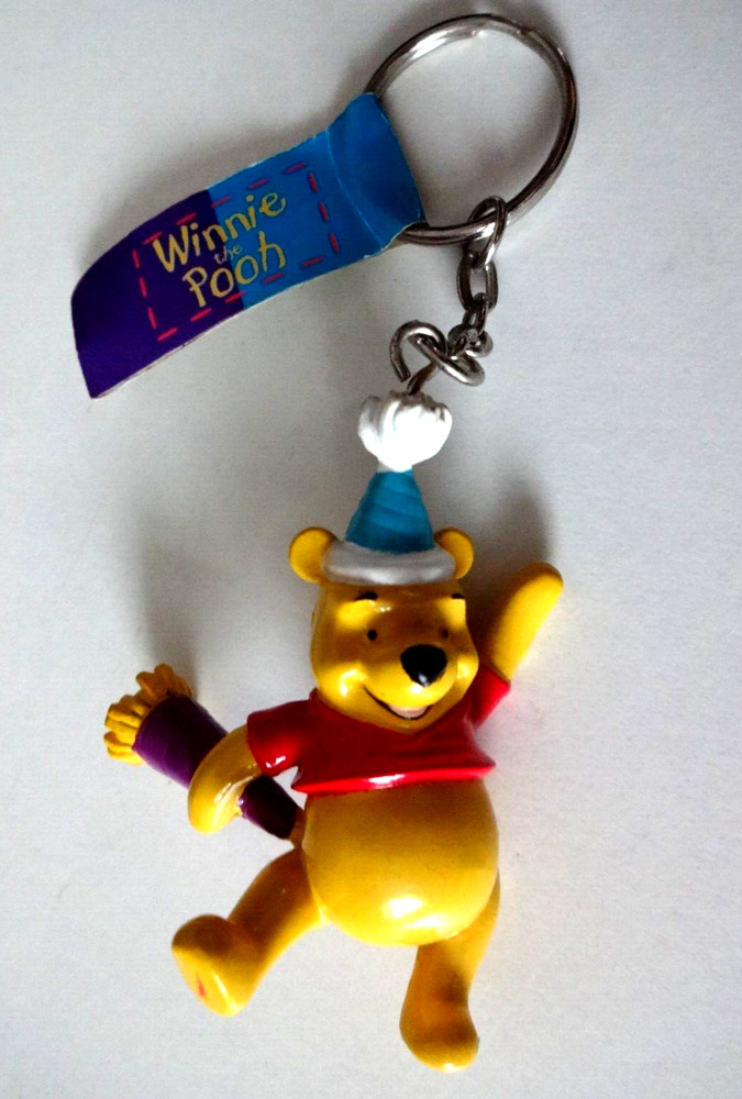 WINNIE THE POOH ~ Disney ~ Figure ~ KEYRING