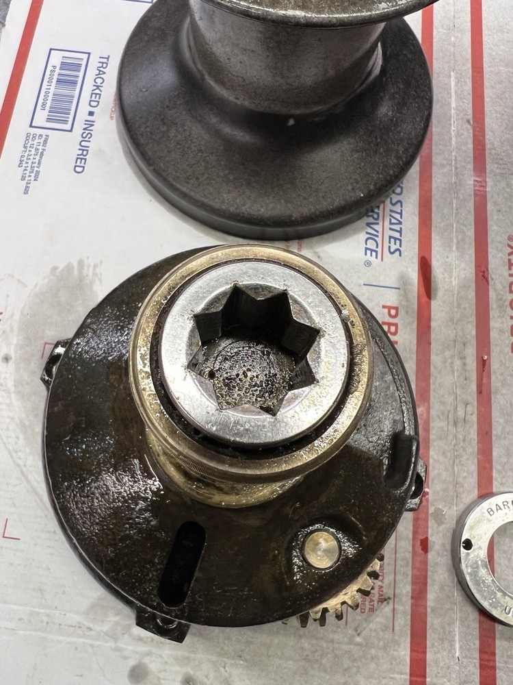 Barient 28 sailboat winch