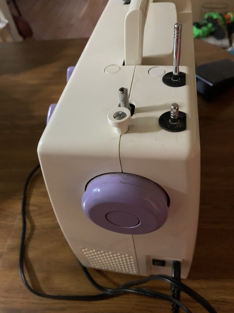 Kenmore Sewing Machine Model 385 ￼