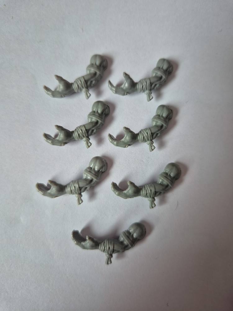Warhammer Orcs & Goblins bits Orc Boyz Arm X 7