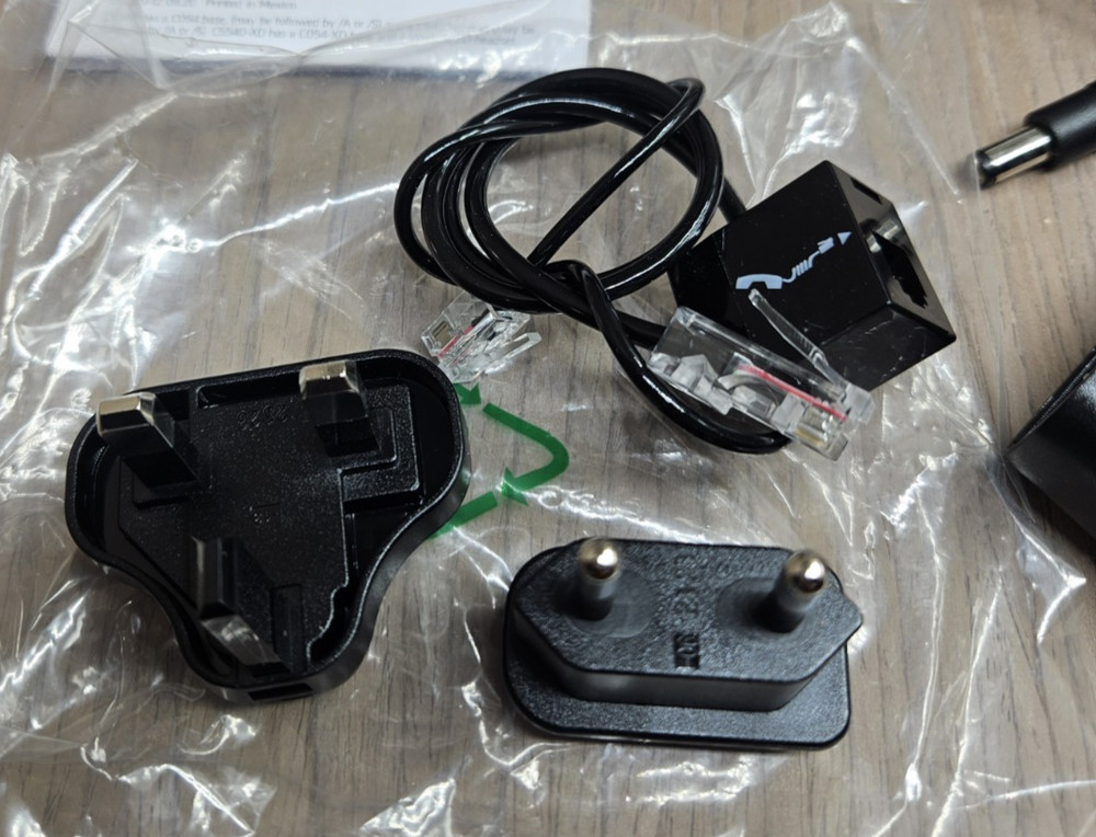 PLANTRONICS Poly CS540 Wireless DECT Headset Black New