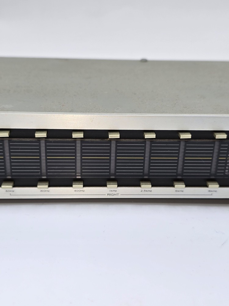 KENWOOD GRAPHIC EQUALIZER, MODEL GE-90, POWERS ON