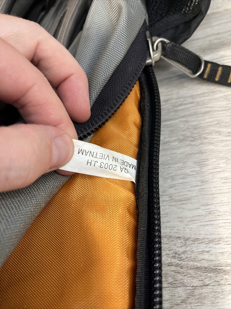 Ogio Recon Backpack Hiking Tek Spec Straps Pockets 2003 VGUC
