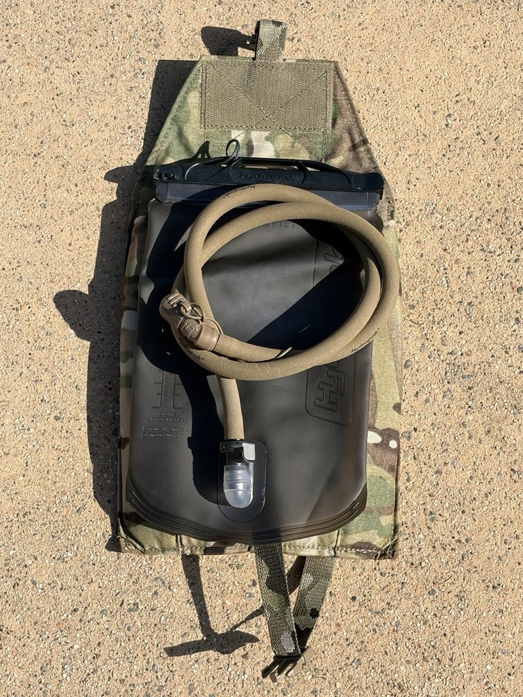 Tactical Taylor 1L hydration pouch with bladder