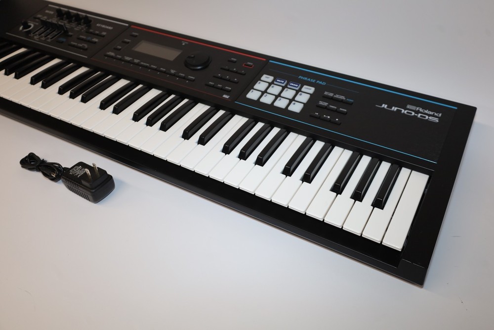 Roland Juno Ds61 61-key Keyboard Synthesizer