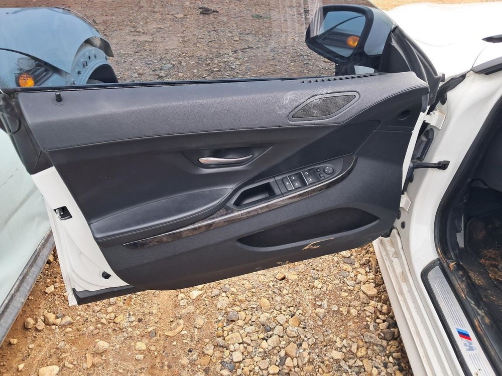 650I 2013 Glove Box 4884305
