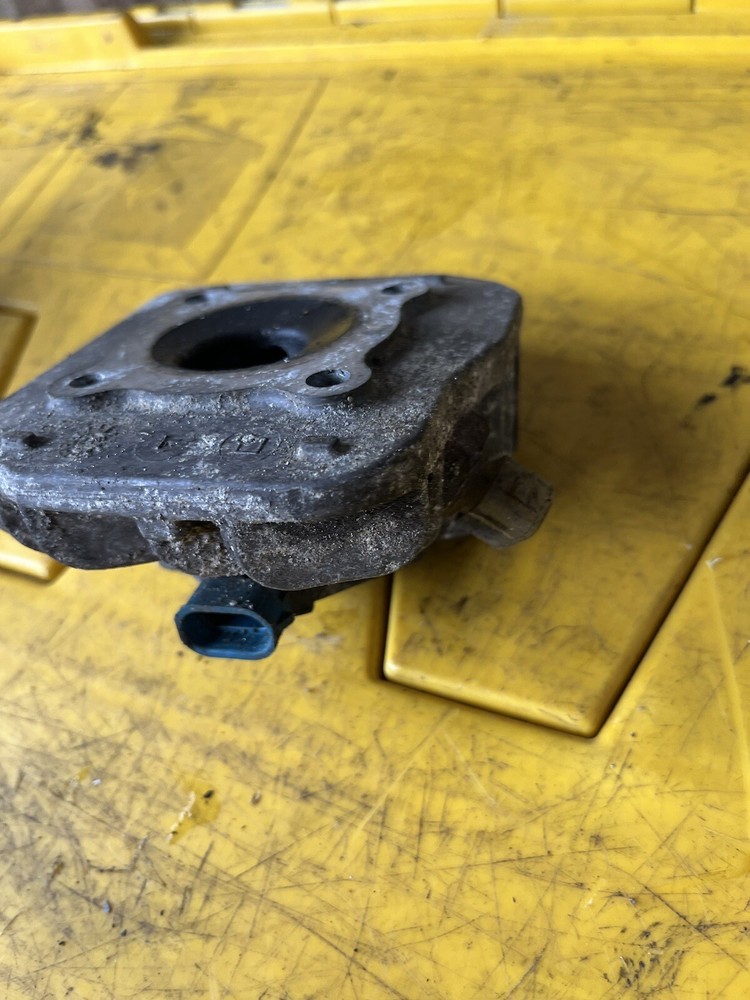 PEUGEOT SPEEDFIGHT 2 ENGINE CYLINDER HEAD OEM