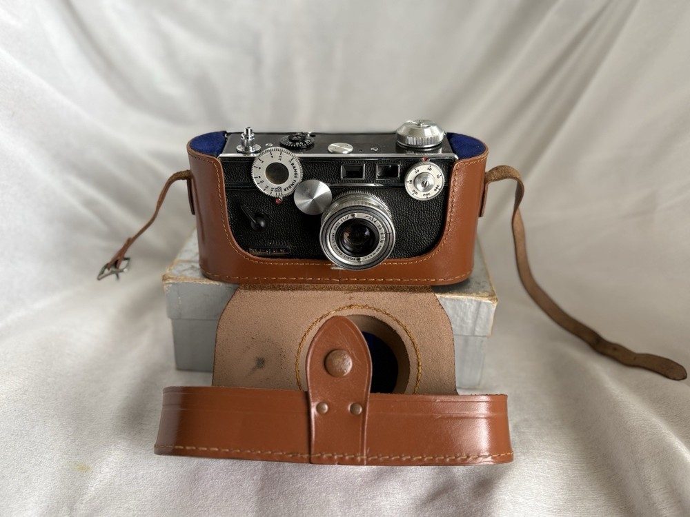 Argus C3 " The Brick" Camera box, manual, flash, case - UNTESTED