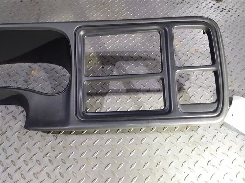 SILVRDO15 2004 Dash Bezel 401156
