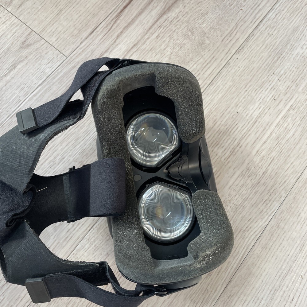 HTC Vive - Virtual Reality (VR) Headset only