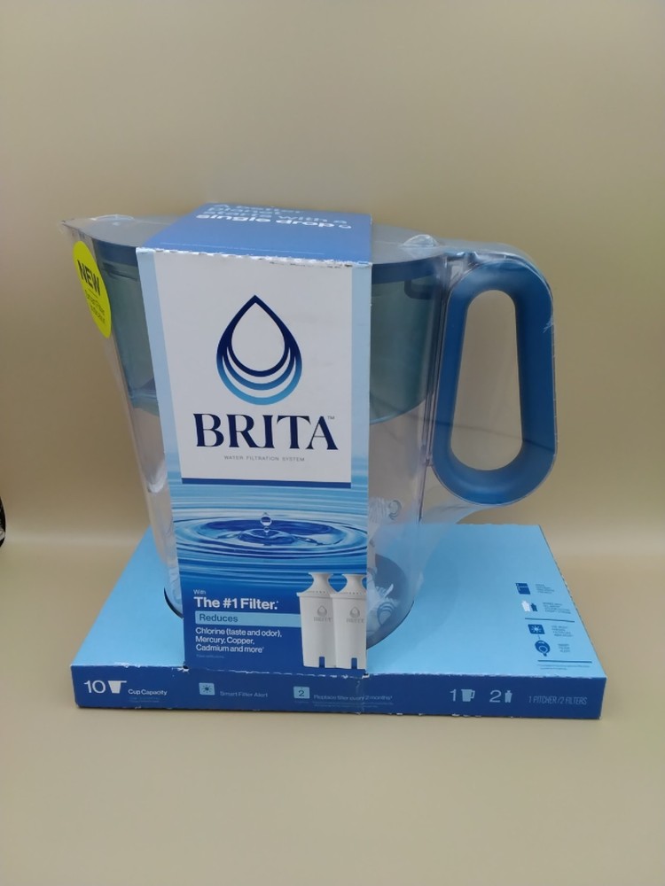 BRITA 10- CUP WATER FILTER PITCHER WITH 2 FILTER INSIDE NEW.