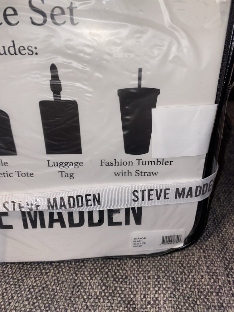 NWT Steve Madden Womens Black Gift Set