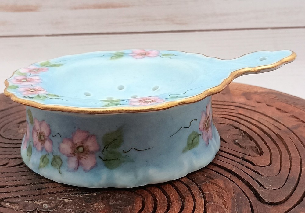 Vintage Blue And Pink Rose Tea Strainer/Diffuser. 2 Piece, Ceramic