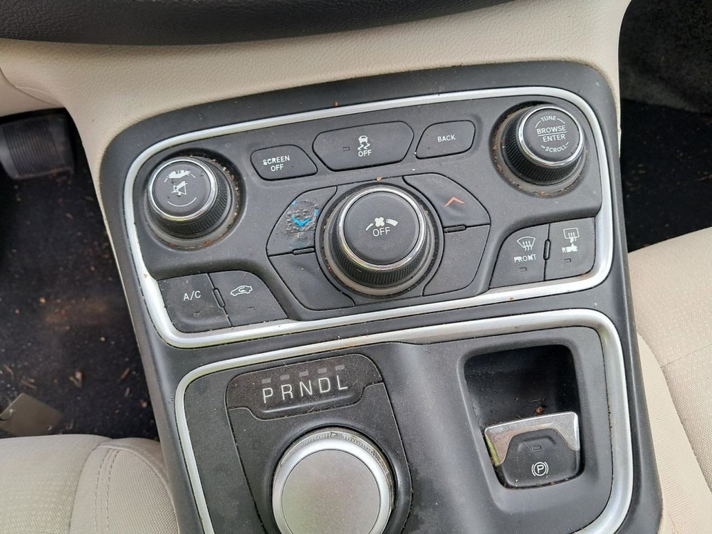200 2015 Glove Box 4773858