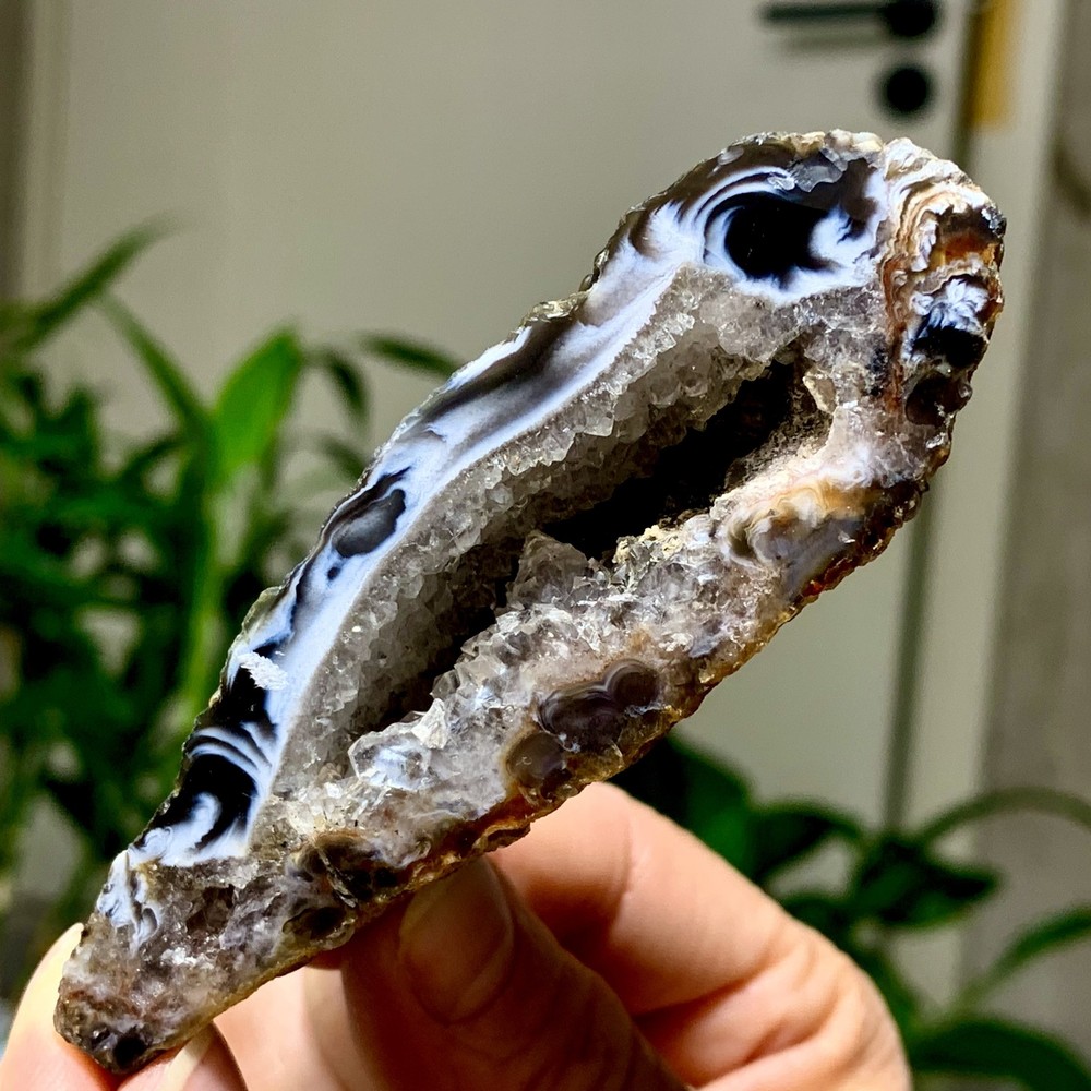 103G Natural agate geode quartz cluster crystal specimen Healing