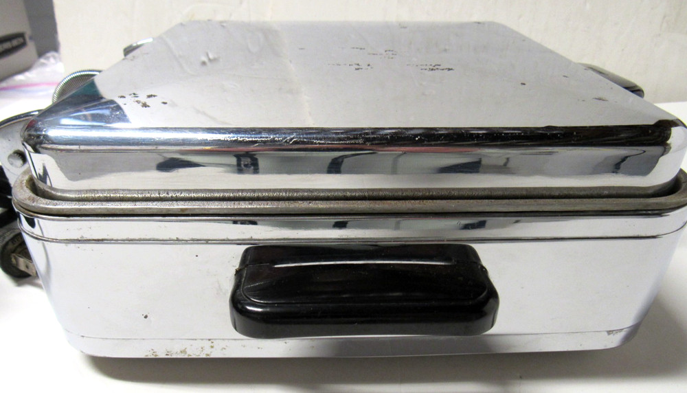 Sunbeam Model W-2 Waffle Maker + Box Works