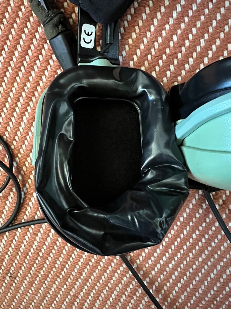 David Clark H20-10 aviation headset, great condition!