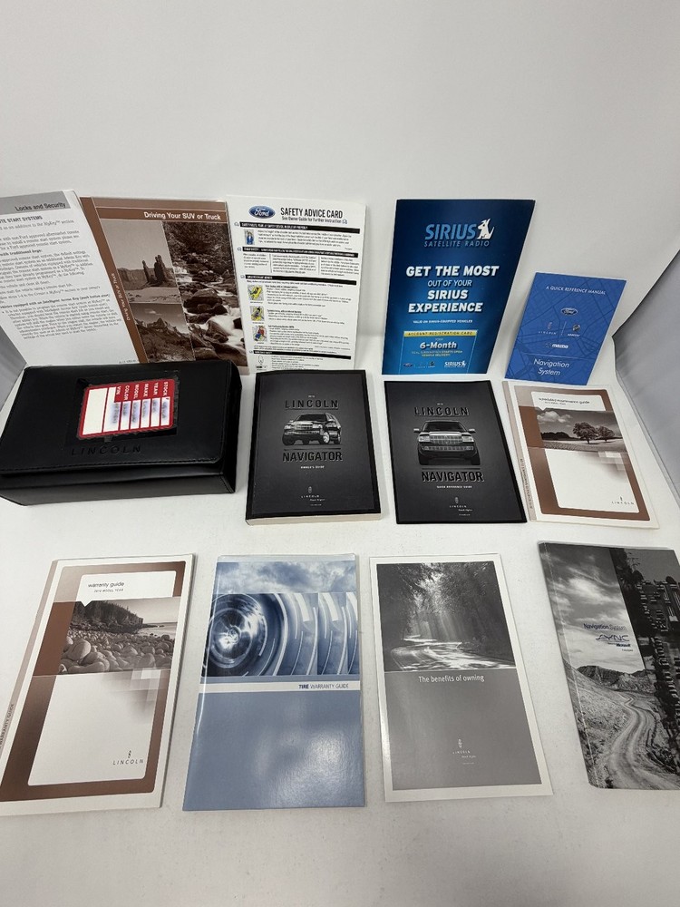 2010 Lincoln Navigator Owners Manual OEM Set