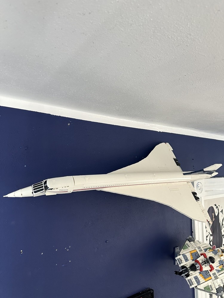 Wall mount display for Lego Icons Concorde 10318