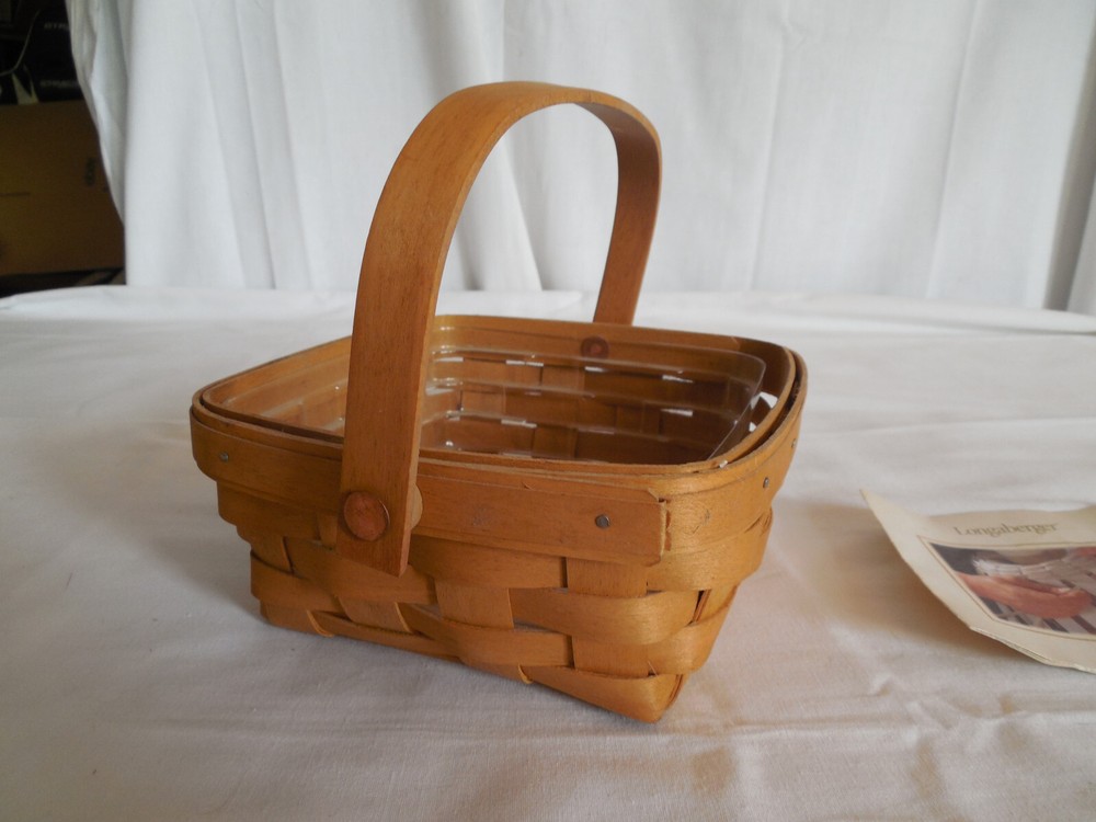 Nice Longaberger basket w/protector 2003 signed