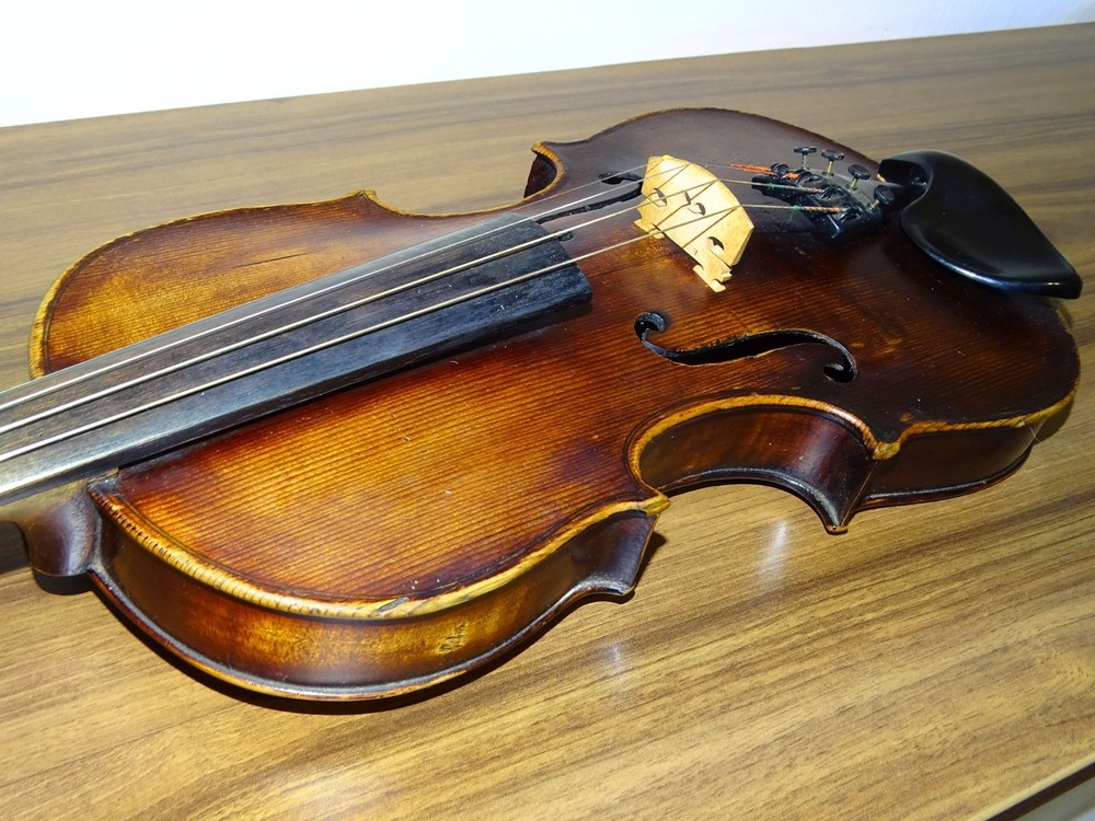 4/4 VIOLIN labelled JACOBUS KOLDITZ (Nr. 011)