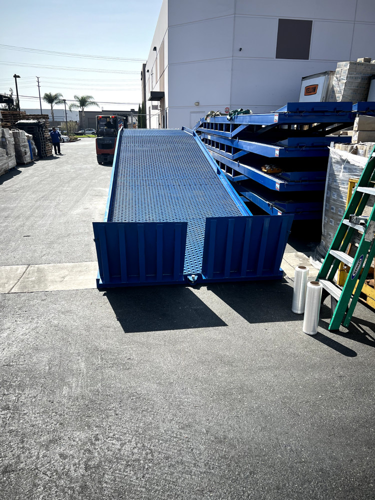25K Capacity Mobile Loading Dock Yard Ramp 84" wide x 37' long