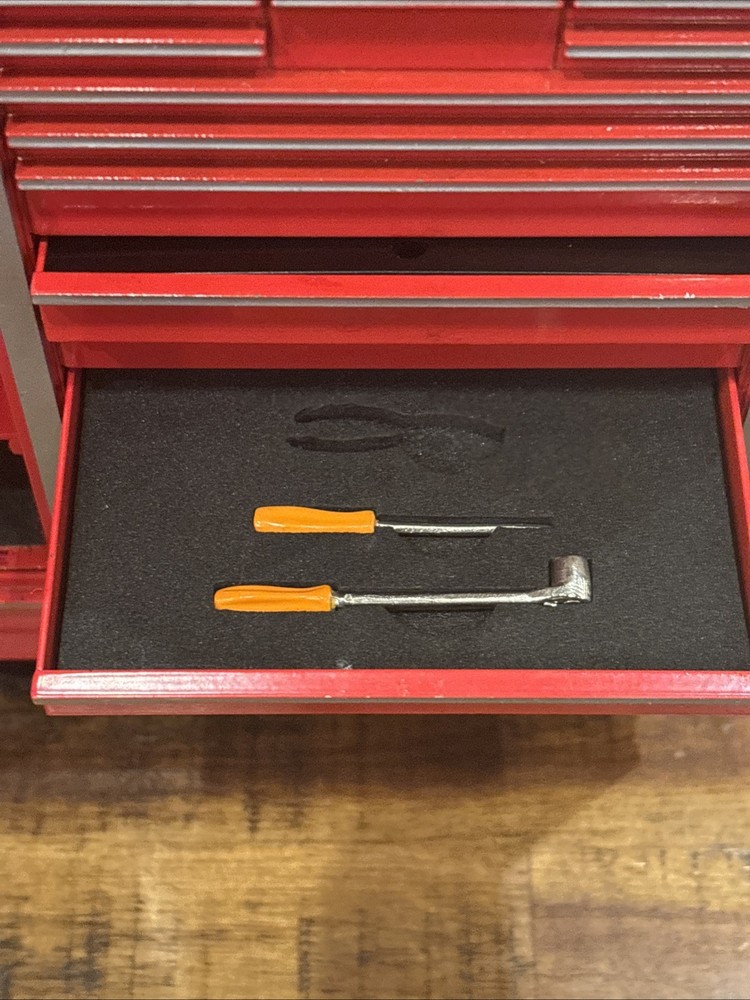 Snap-on Tools Die-cast Mini Toolbox KR7100C Comes With Original Box