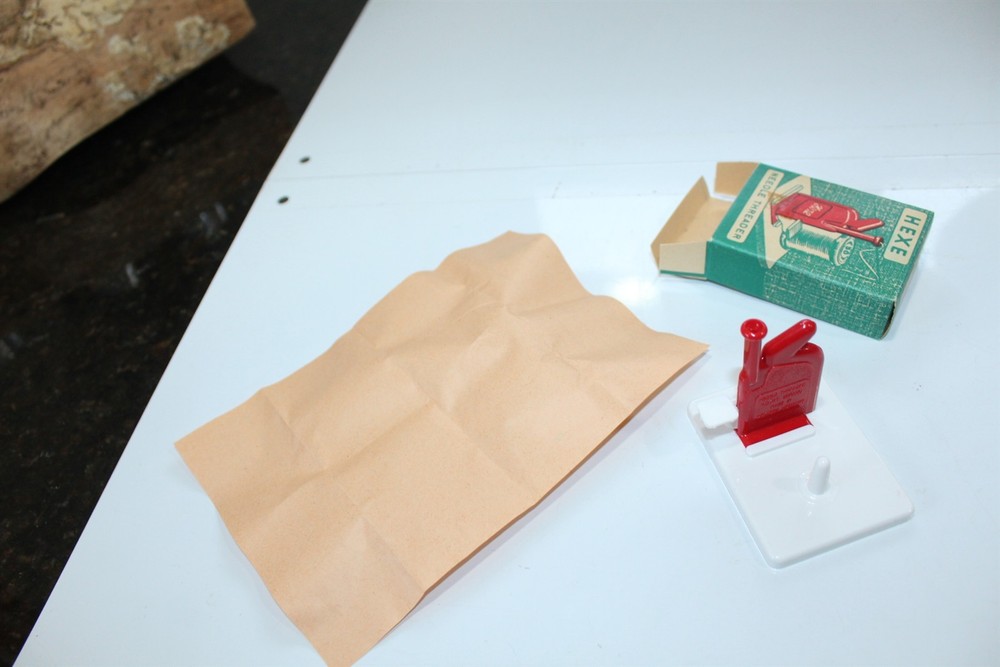 Vintage Hexe Automatic Needle Threader In Original Box