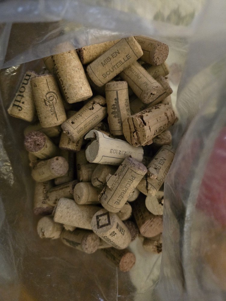 Wine corks used No plastic great for craft projects 2 Pounds