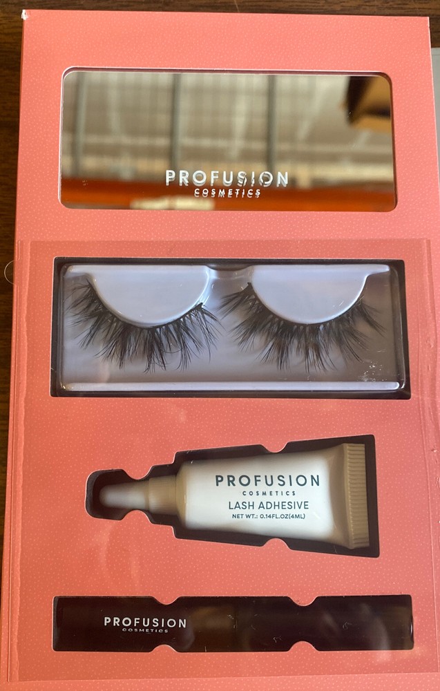 Profusion Merry Moments 44 Pc makeup Kit