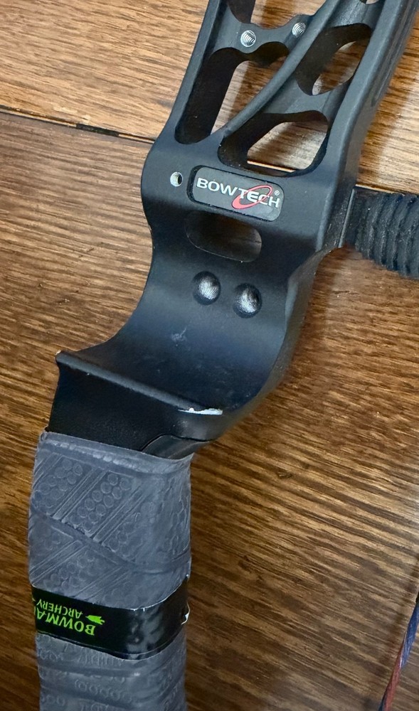 Bowtech Sr350 70 lbs right handed