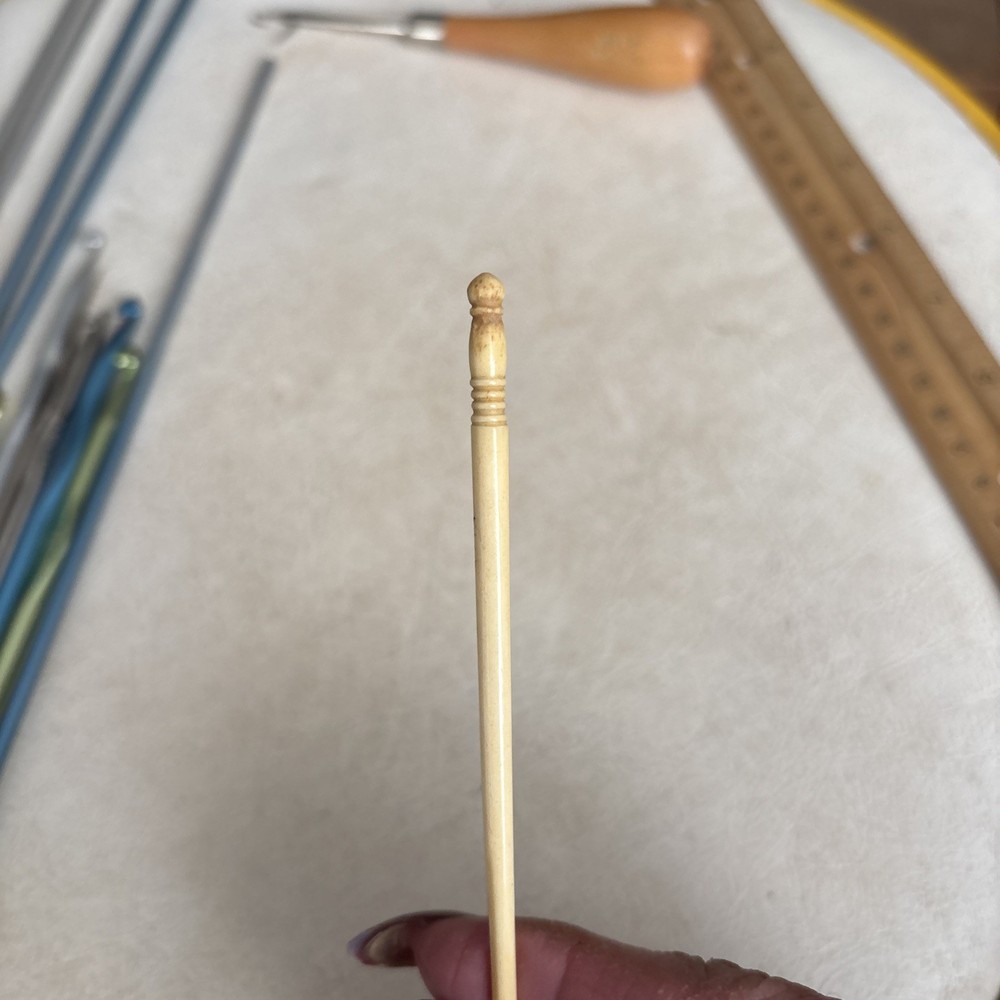 Vintage Bone Crochet Hook Size 4