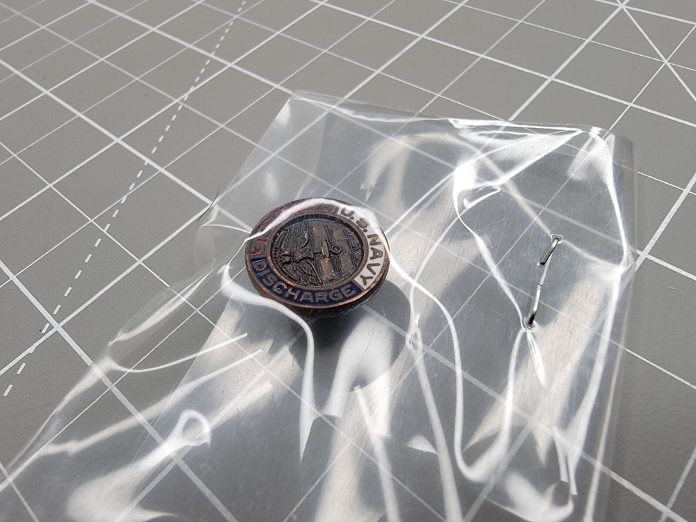 Lapel US Navy Honorable Discharge Pin Back Hat Decoration Small
