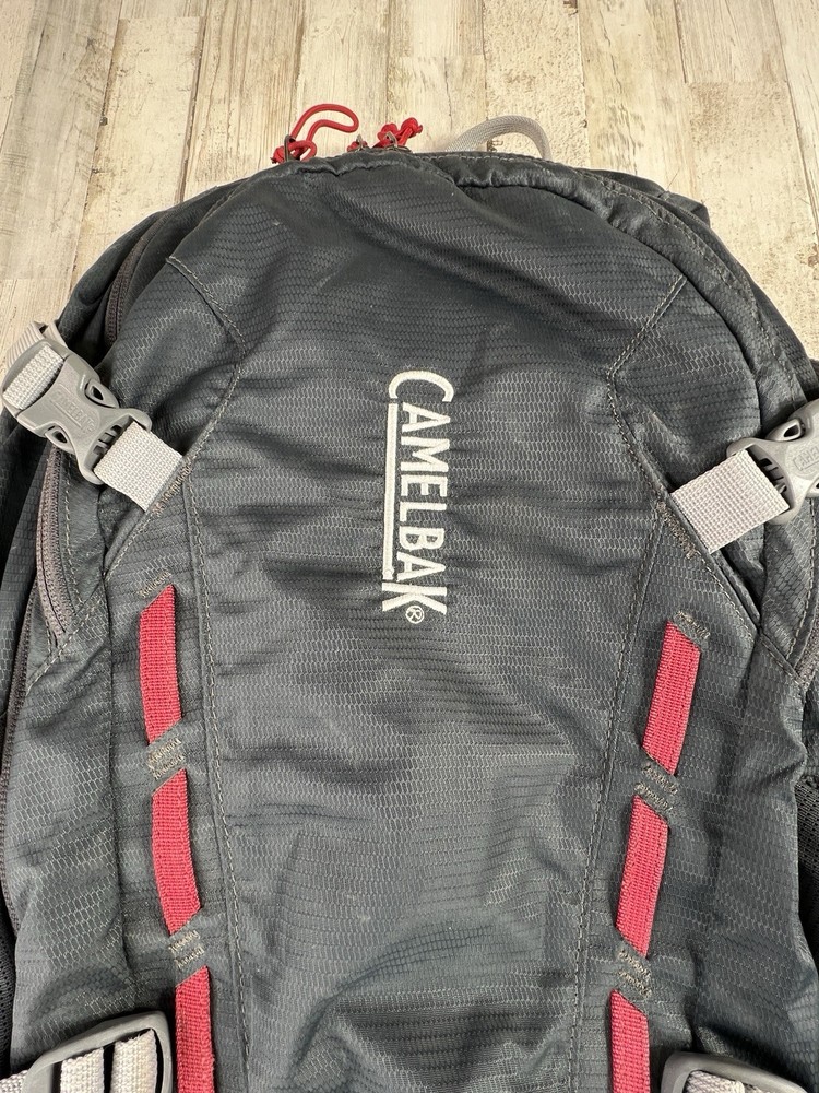 CamelBak Rim Runner 22 Hydration Backpack 22L Gray/Red