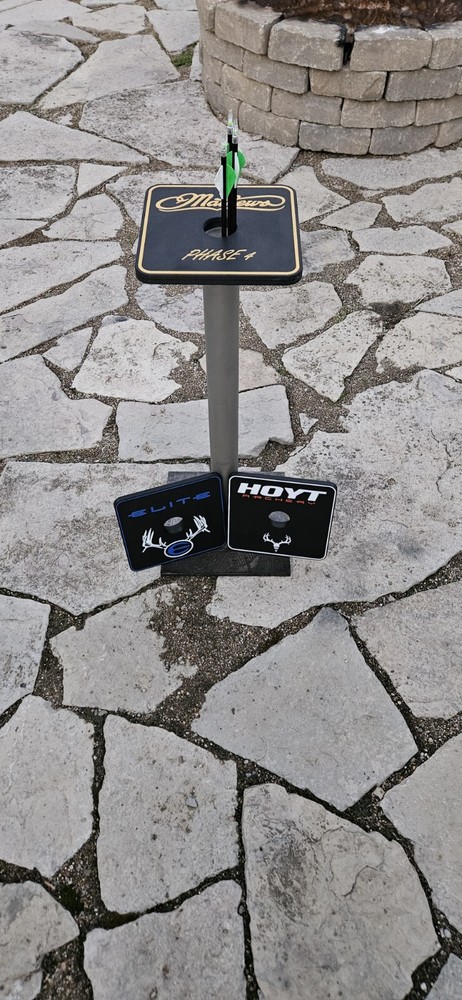 Arrow Stand Tables By 3D Junkie